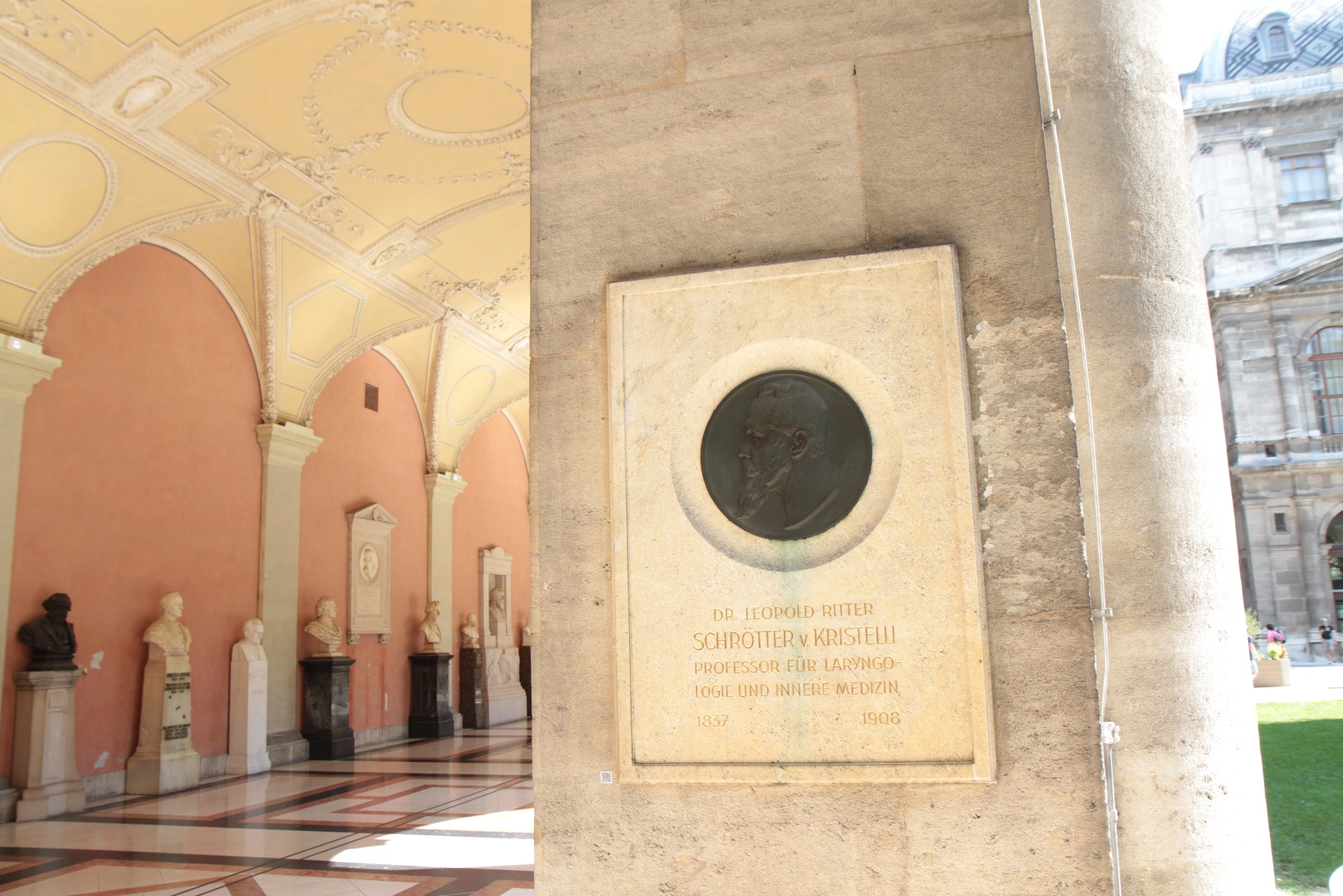 Leopold Schrötter von Kristelli's medallion, Medical monuments, UNI Vienna - 01.JPG